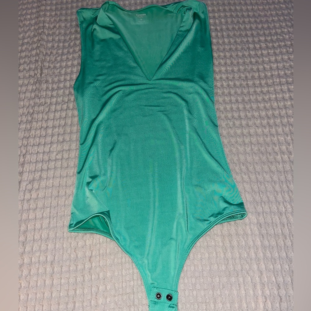 Express body contour bodysuit